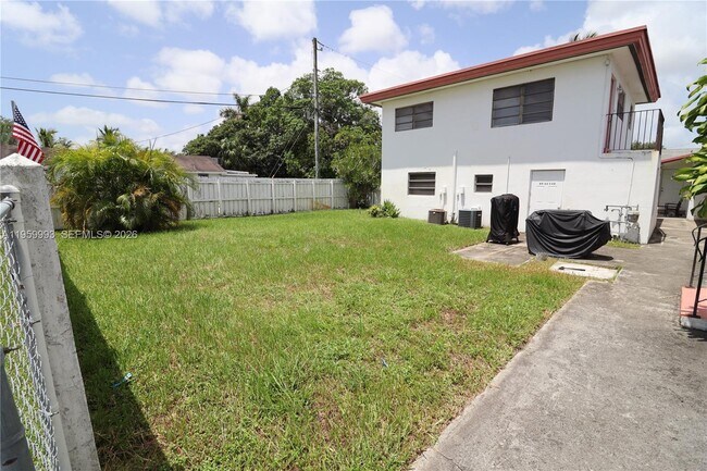 Building Photo - 1206 N 22nd Ave