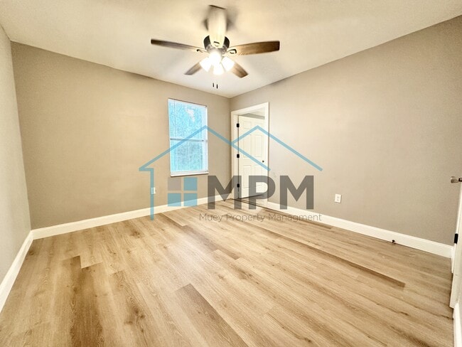 Building Photo - 119 S Riverbend Dr