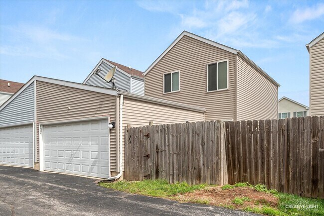 Building Photo - 737 Serendipity Dr