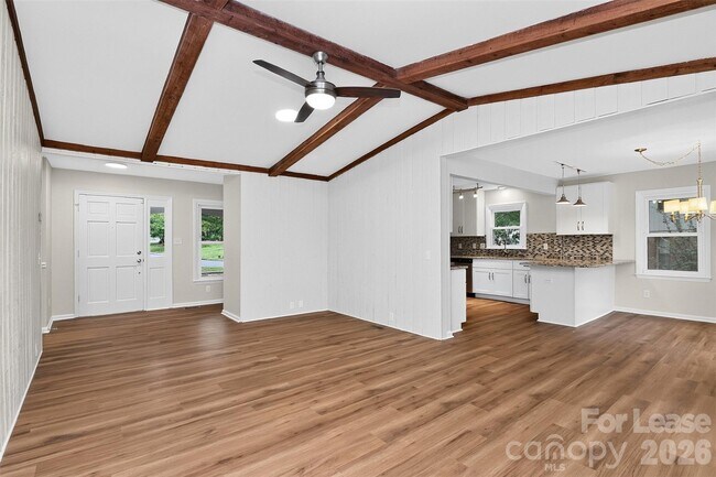 Building Photo - 11122 5 Cedars Rd