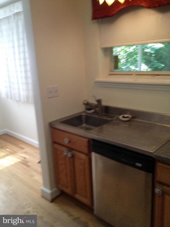 Building Photo - 7017 Murray Ln