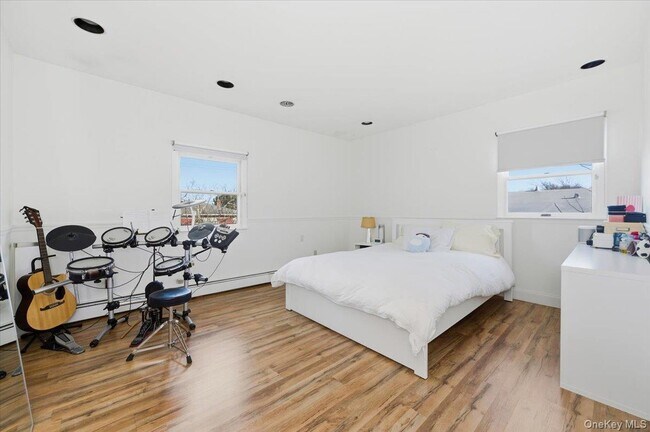 Building Photo - 1495 Bay Blvd