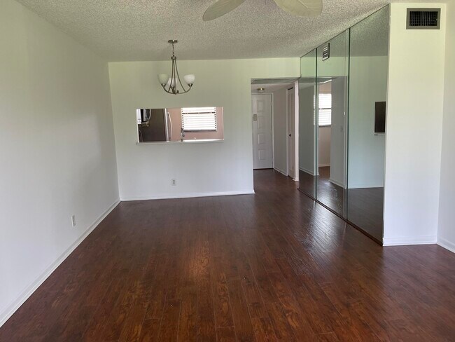 Building Photo - 7149 Golf Colony Ct