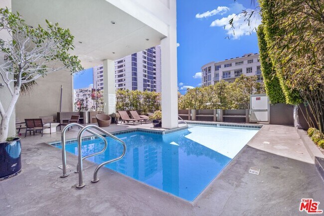 Building Photo - 10701 Wilshire Blvd