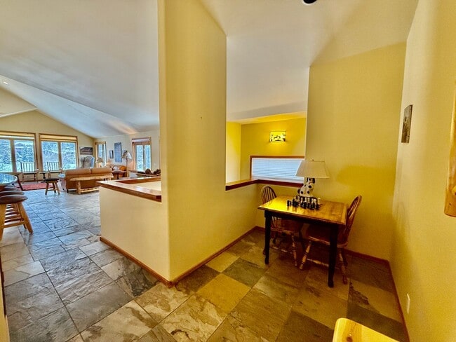 Building Photo - Snowcreek V – Stunning 4 Bed, 3 Bath Corner Unit