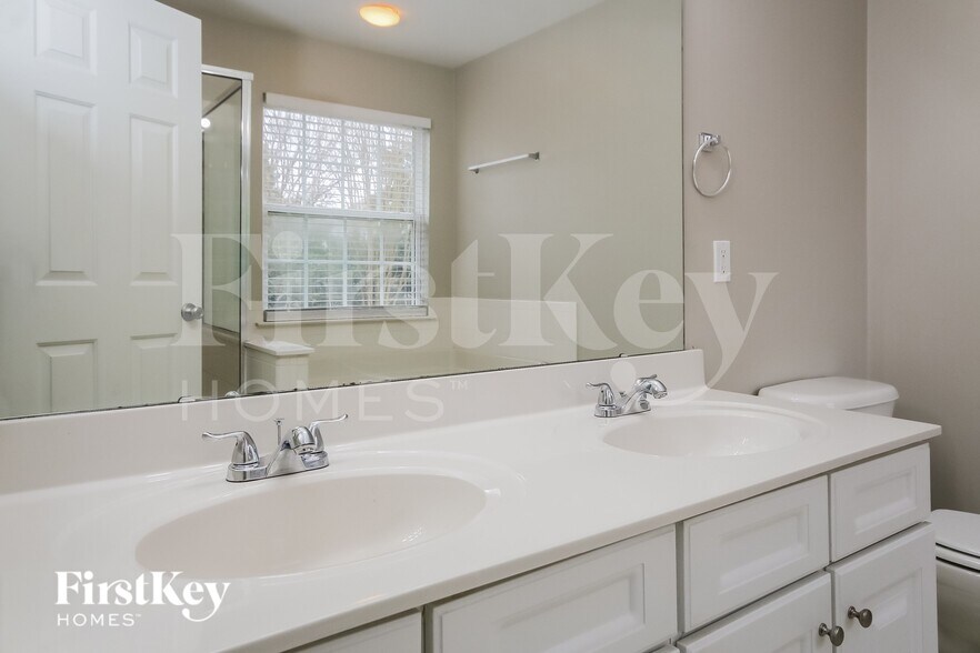 Building Photo - 11508 Planters Estates Dr