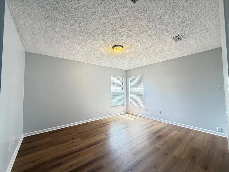 Building Photo - 9923 Castleton St