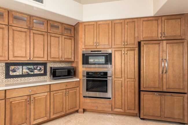 Building Photo - 10126 E Cochise Dr