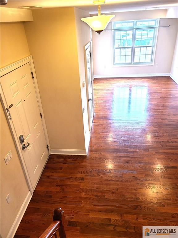 Building Photo - 459 Main St