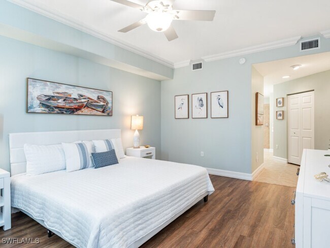 Building Photo - 2012 Tarpon Bay Dr N