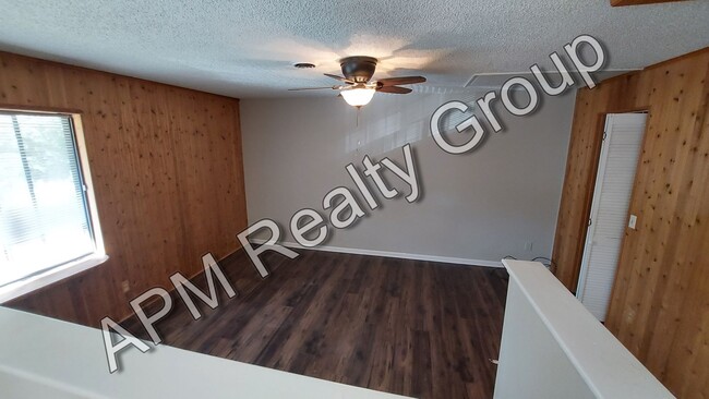 Building Photo - Studio apartment in Rosewood