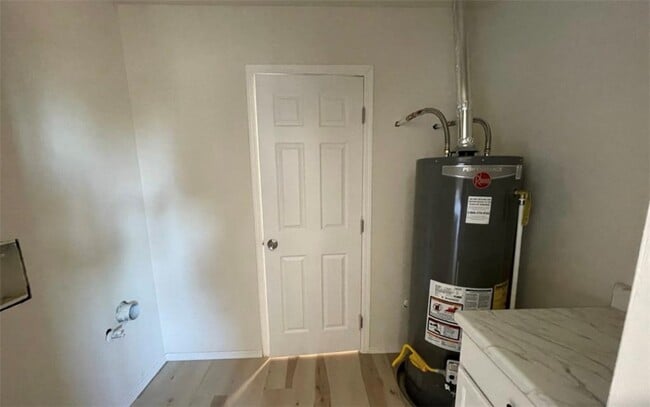 Building Photo - 1055 Hillside Dr