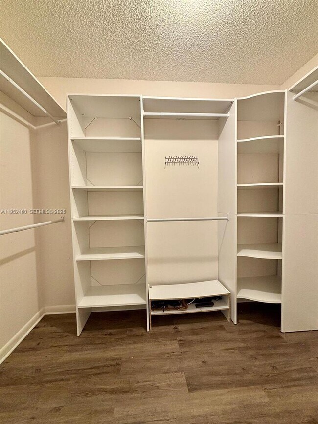 Building Photo - 1703 Whitehall Dr