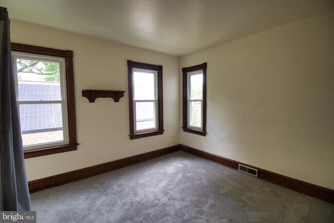 Building Photo - 143 Green St