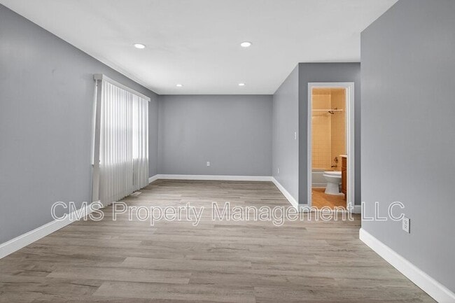 Building Photo - 1216 Thomas Ave