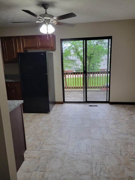 Building Photo - 32 Manor Dr