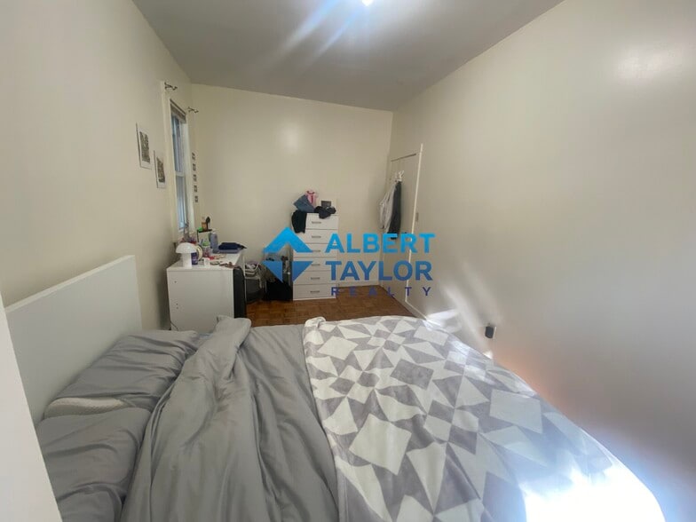 Building Photo - 1576 Tremont St