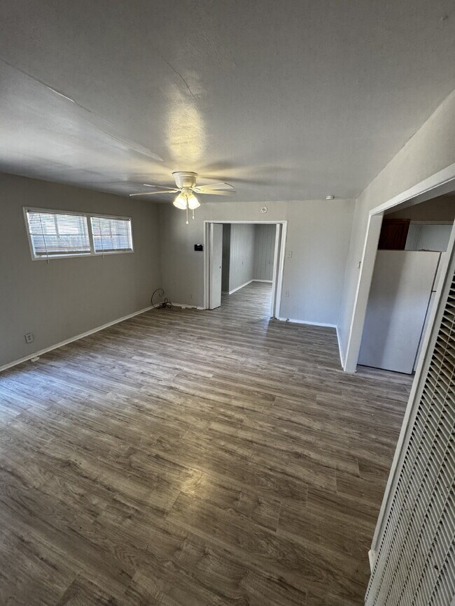 Building Photo - "Charming 3-Bed with Spacious Living in Prime Lubbock Location!"