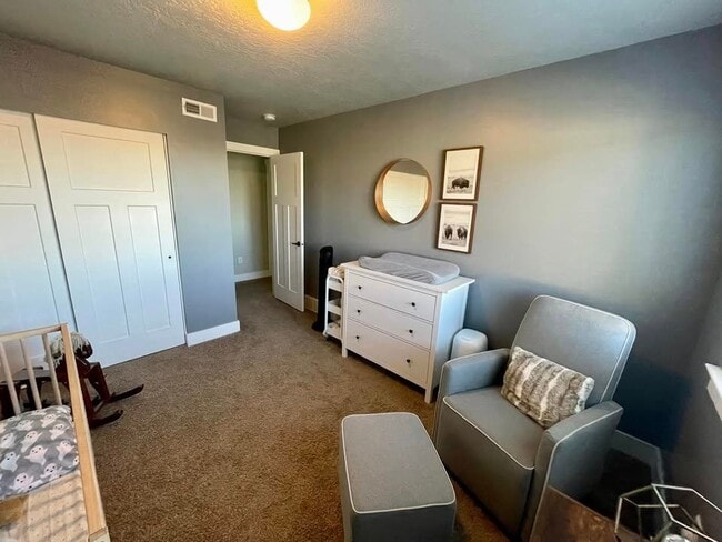 Building Photo - 5568 Rokeby Ln