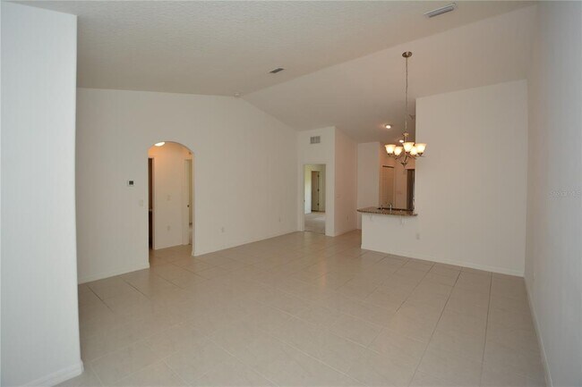 Building Photo - 33 Rosecroft Ln