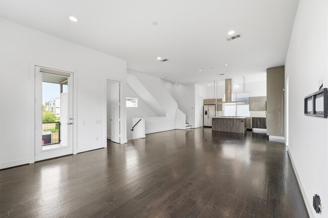 Building Photo - 1155 W 17th St