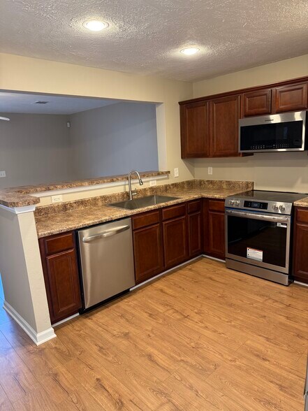 Building Photo - 2028 Shaylin Loop