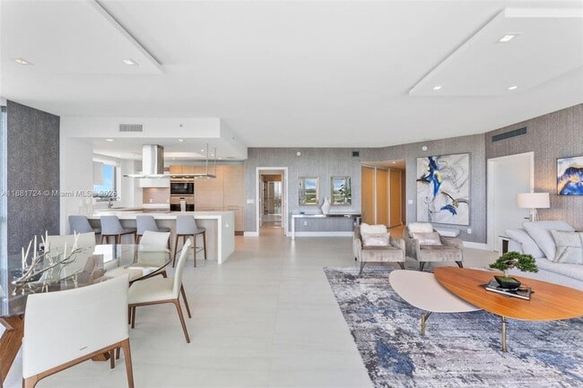 Building Photo - 17111 Biscayne Blvd