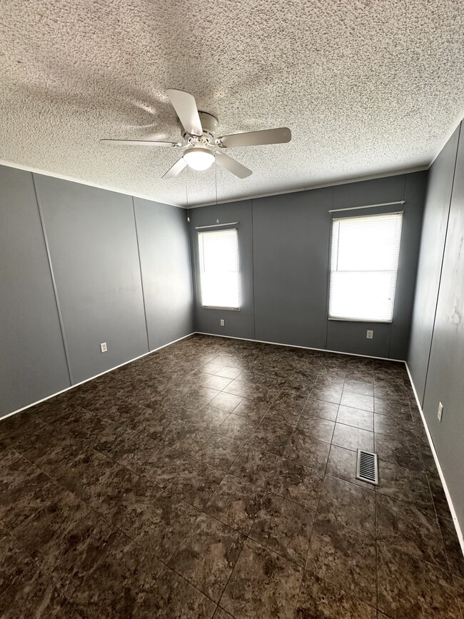 Building Photo - 123 Arista Dr