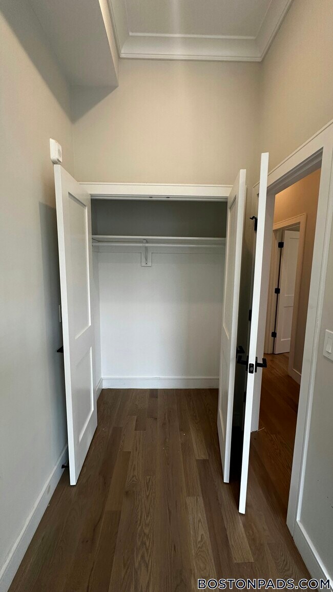 Building Photo - 16-18 HighGate St.