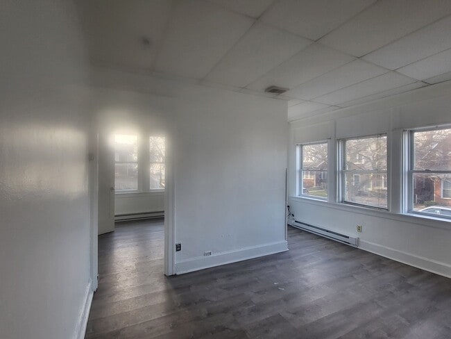 Building Photo - West End 1 Bedroom