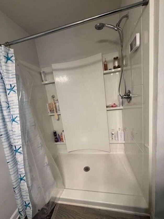 Building Photo - 7565 Knoll Hollow Rd