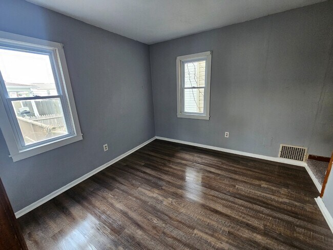 Building Photo - Adorable 2 Bedroom Home In McDonald PA - Fort Cherry School District