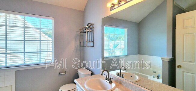 Building Photo - 1219 Quail Hunt Dr