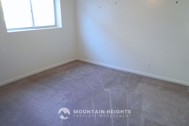 Building Photo - 2784 E Delsa Dr