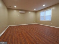 Building Photo - 710 N York Rd