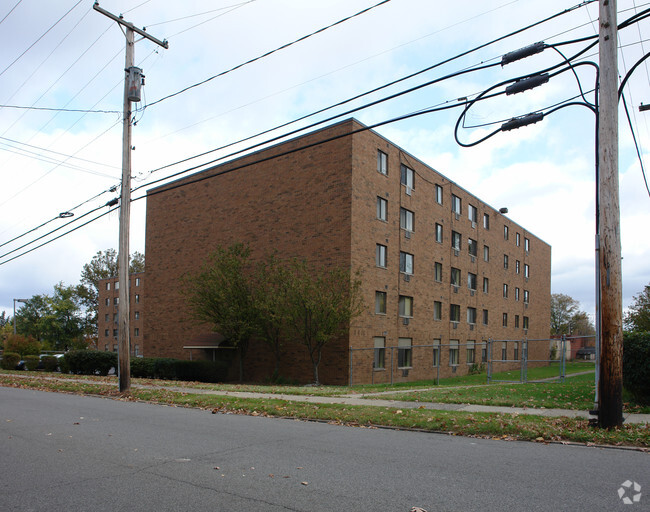 Building Photo - Grovewood Manor