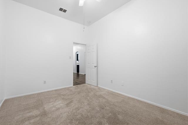 Building Photo - 2825 Saddlebred Trail
