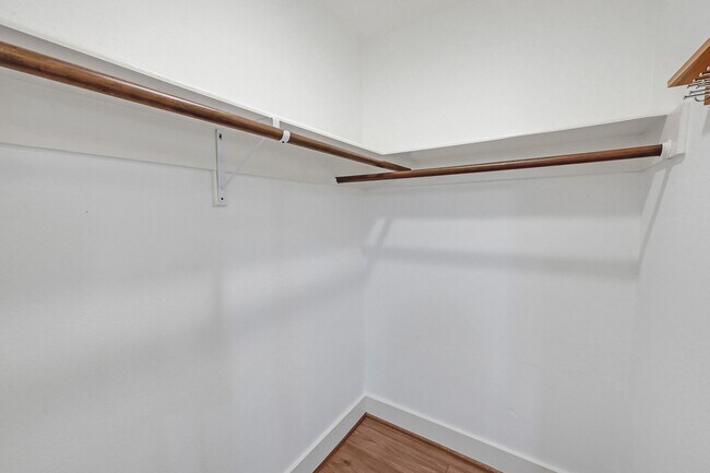 Building Photo - 4738 Whispering Falls Dr