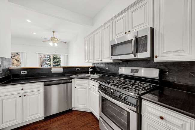 Building Photo - 1017 Arbor Ct