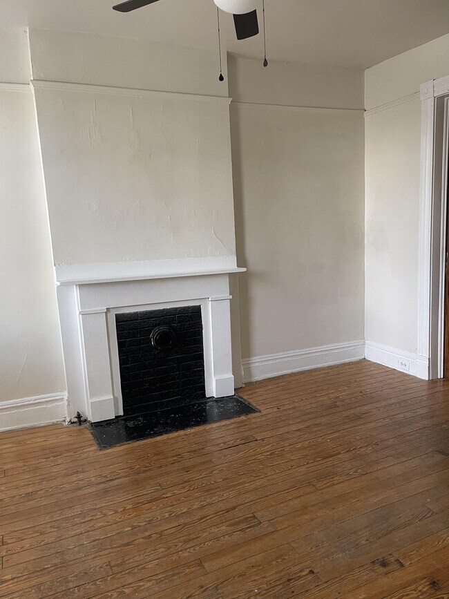 Building Photo - 17 S Lombardy St