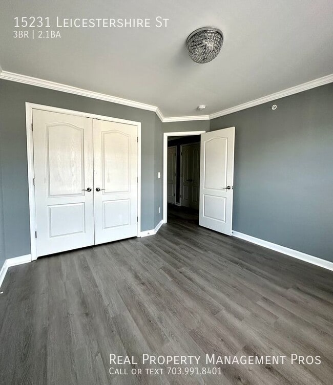Building Photo - 15231 Leicestershire St