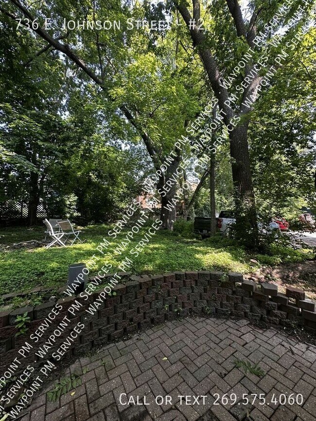 Building Photo - 736 E Johnson St