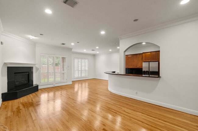 Building Photo - 5351 McCulloch Cir