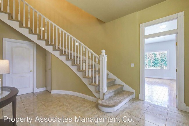 Building Photo - 3 br, 3.5 bath House - 14052 Wings of Morning