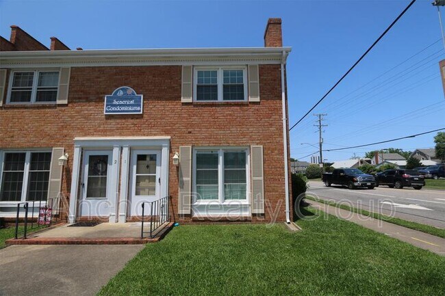 Building Photo - 401 21st St