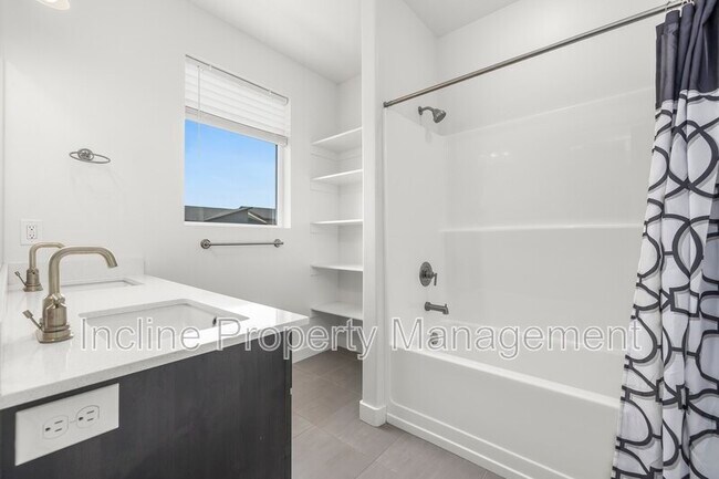 Building Photo - 407 S Meadow Garden Rd