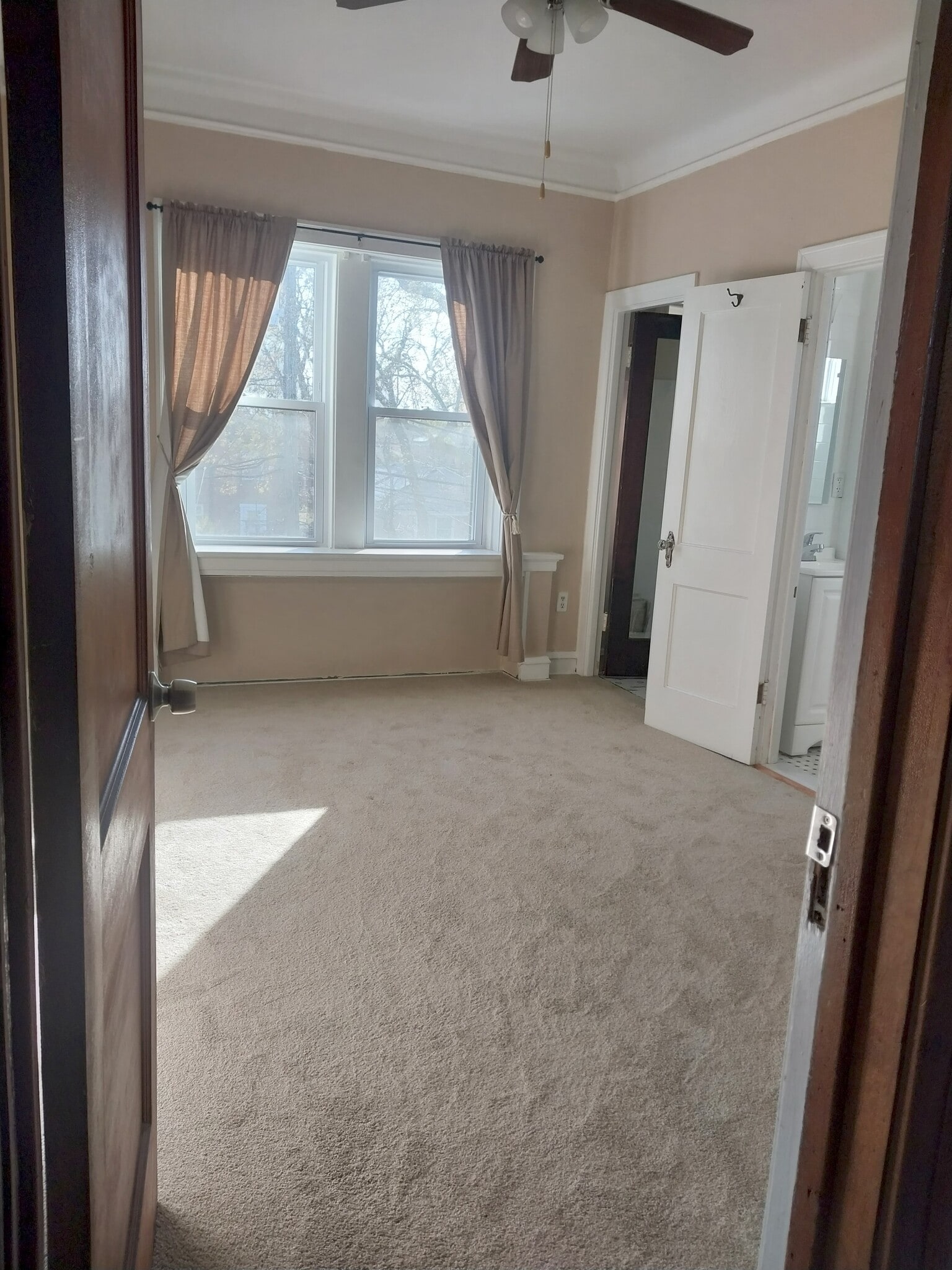 Master Bedroom - 3927 Kirk St