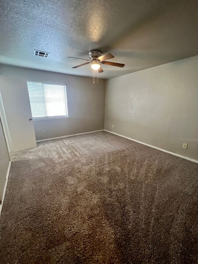 Building Photo - 1,562 sf Duplex in Norman