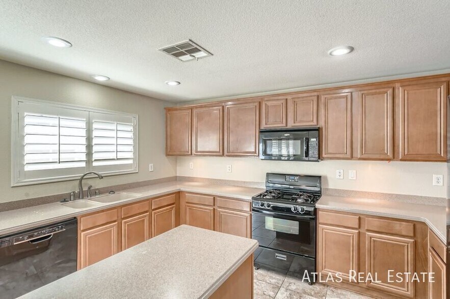 Building Photo - 10427 Wildflower Gully St