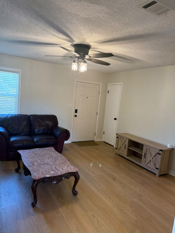 Building Photo - 3364 Green Briar Cir